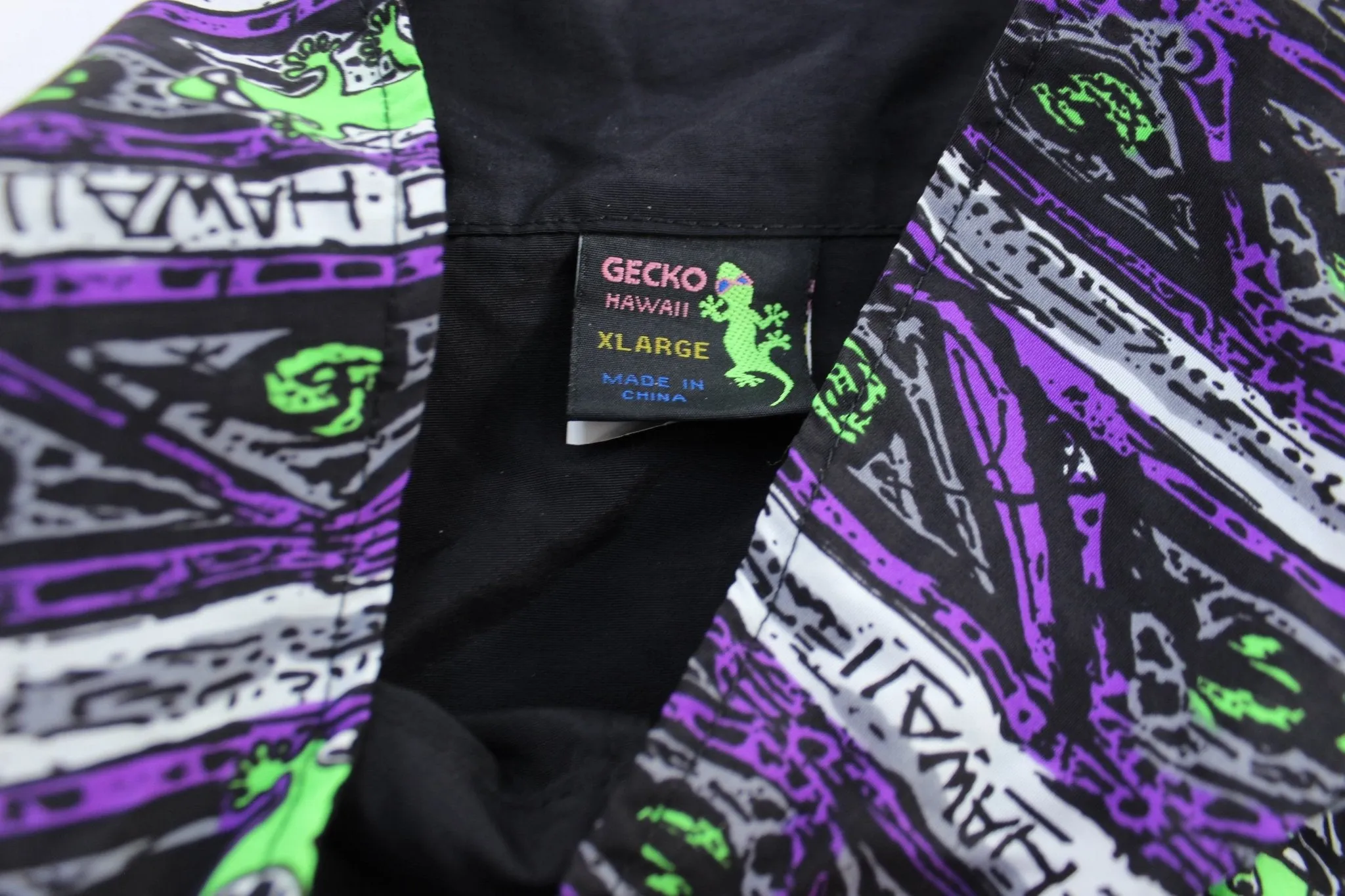 90's Gecko Hawaii All Over Print Windbreaker Pullover
